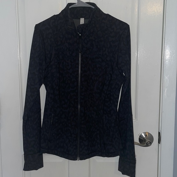 Lululemon define jacket EUC size 10 - Picture 1 of 7